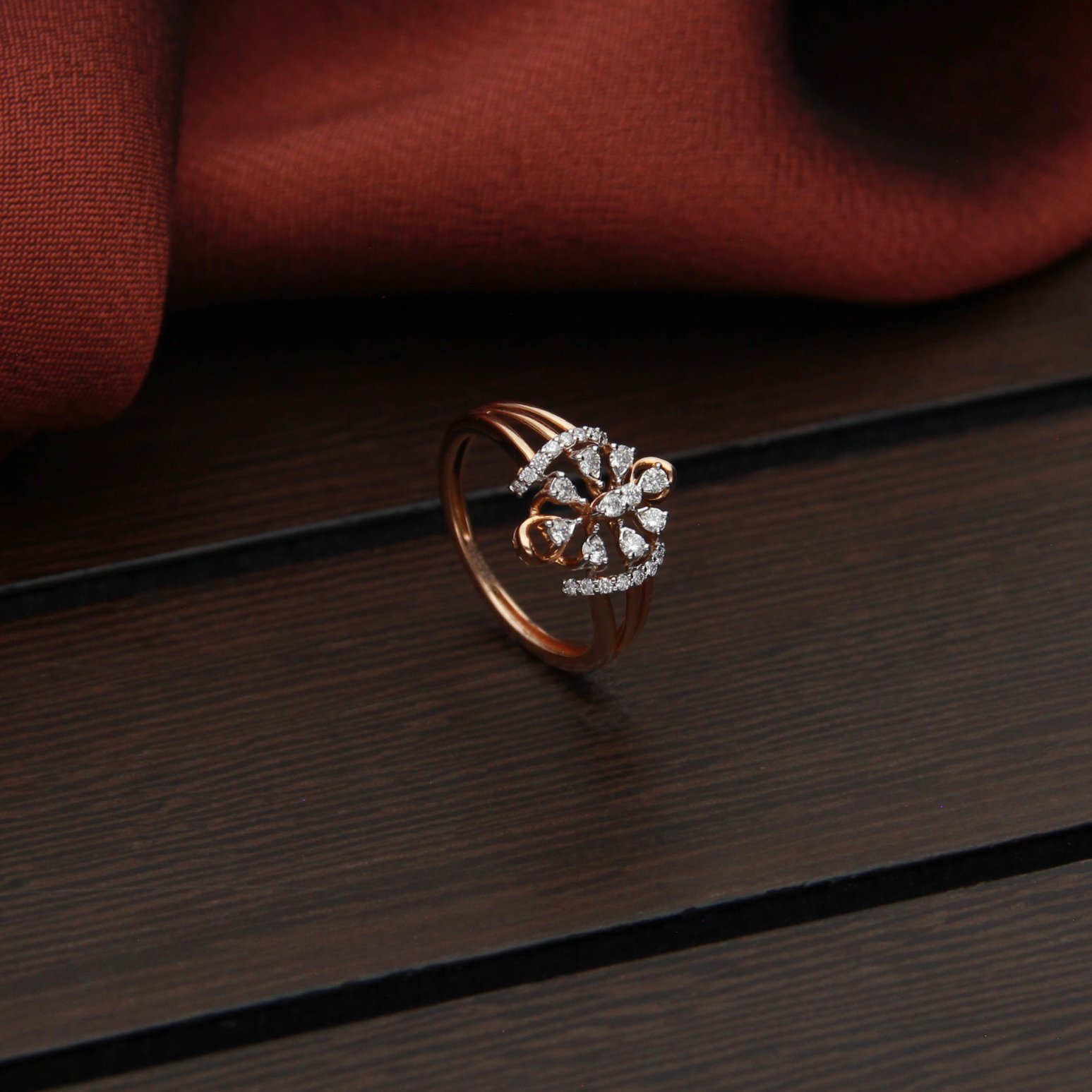 DIAMOND RING